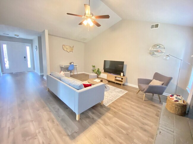 Building Photo - 2495 Danver Ln