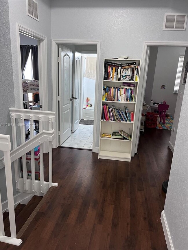 Building Photo - 8642 NW 109th Ct