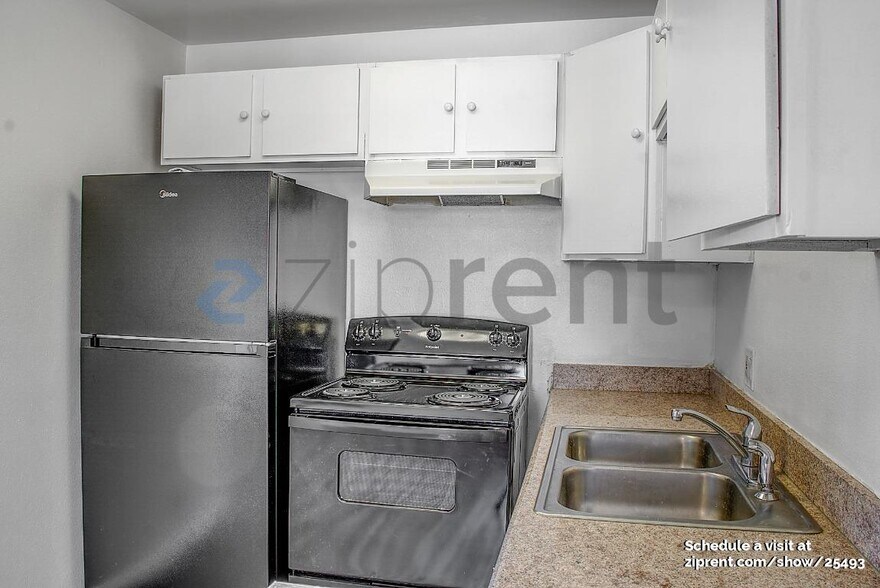 Building Photo - Unit 8