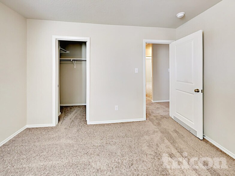 Building Photo - 5202 Everett Loop