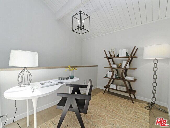 Building Photo - 2304 Vestal Ave