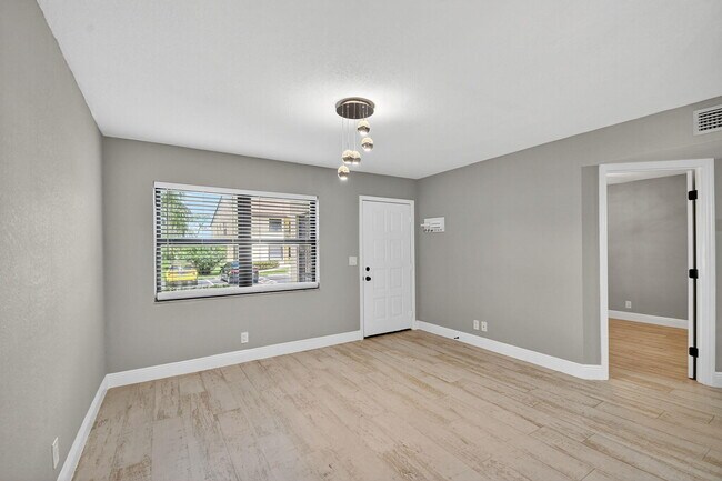 Building Photo - 4707 Lucerne Lakes Blvd E