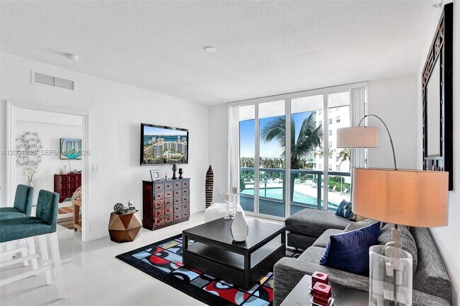 Building Photo - 7900 Harbor Island Dr