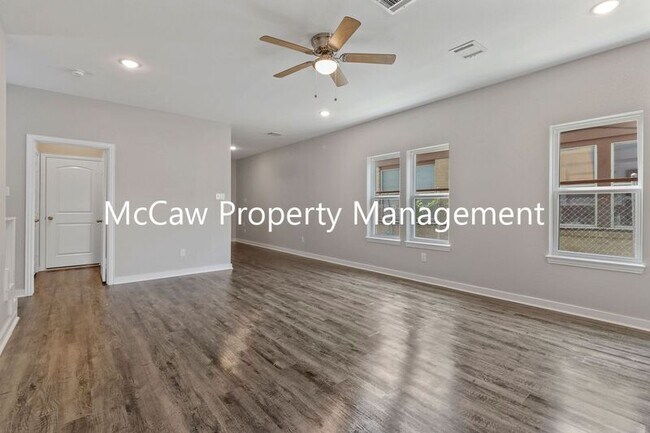 Building Photo - 5004 Colonial Ave