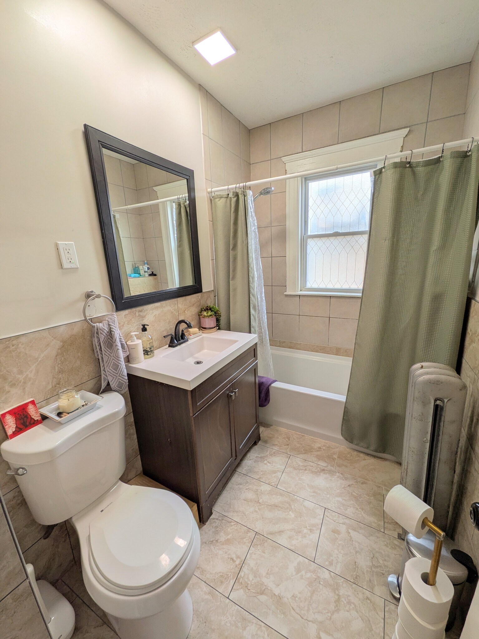 Building Photo - 623 Fellsway