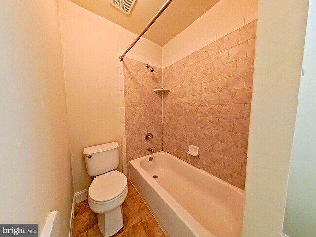 Building Photo - 828 N 26th St