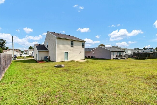 Building Photo - 204 Greenleaf Dr