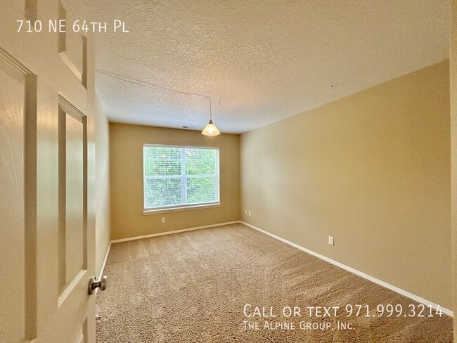 Building Photo - 710 NE 64th Pl
