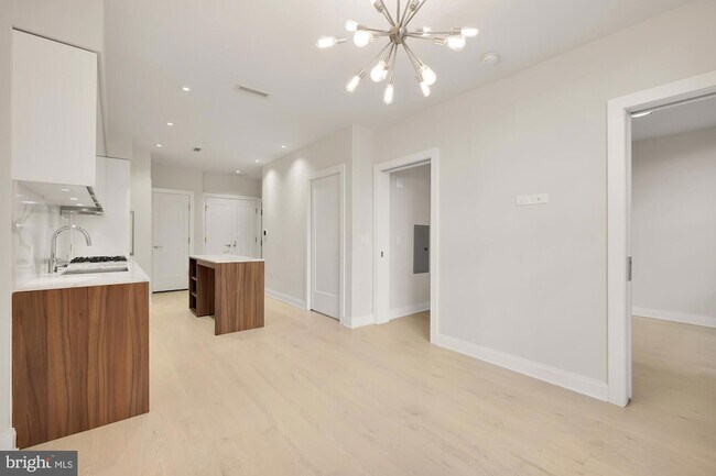 Building Photo - 1427 Rhode Island Ave NW