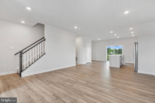 Building Photo - 16626 Green Glade Dr