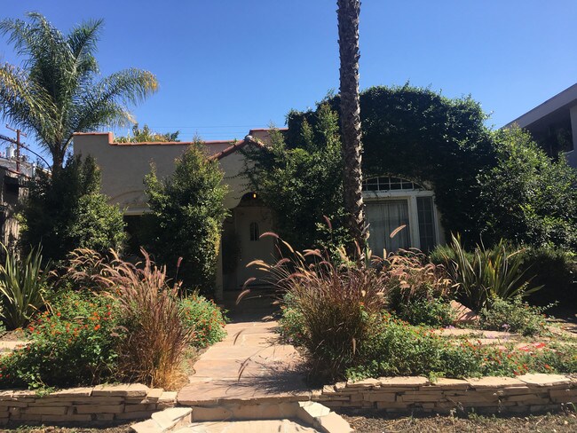 Primary Photo - 1008 Havenhurst Dr