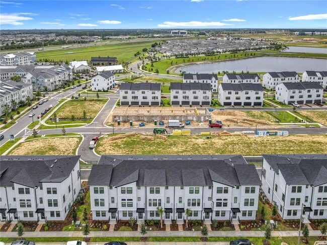 Building Photo - 15465 Hamlin Pk Dr