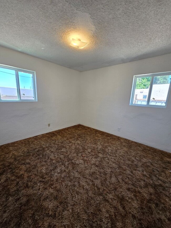Building Photo - HUD Property