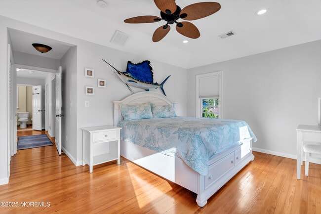 Building Photo - 1003 C St