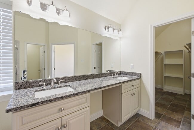 Building Photo - 5519 Imperial Grove Dr