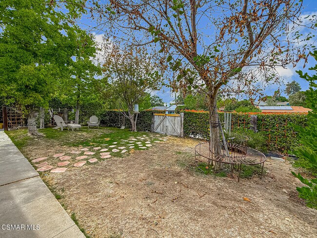 Building Photo - 1888 El Monte Dr