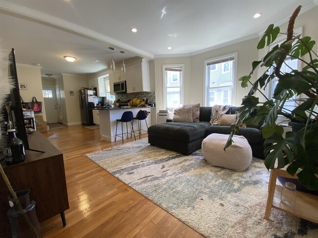 Building Photo - 22 Rice St