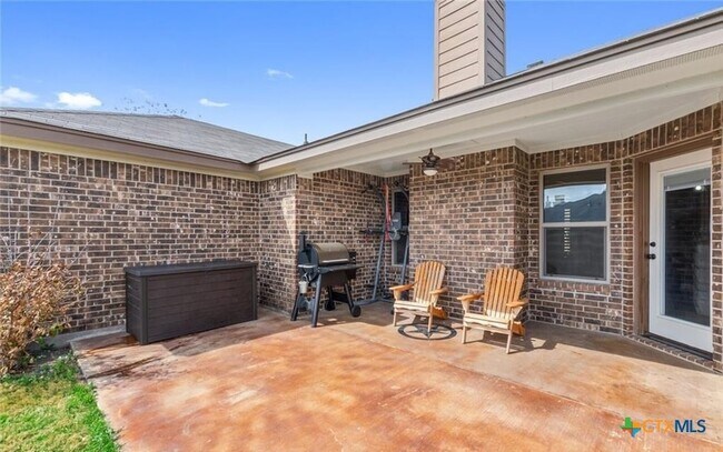 Building Photo - 611 Kelly Dr