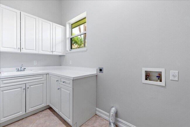 Building Photo - 1254 River Reach Dr