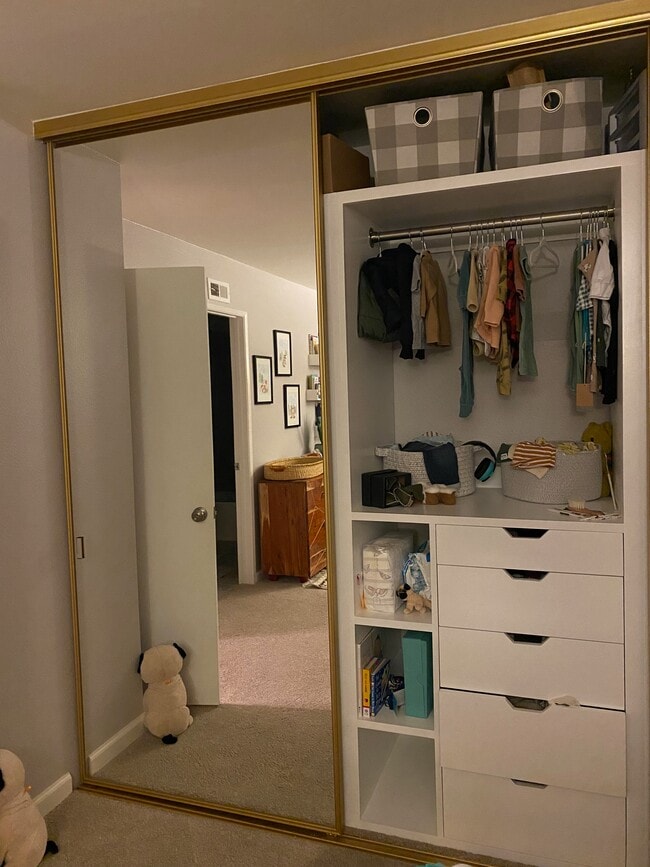 Building Photo - 920 Fuchsia Ln