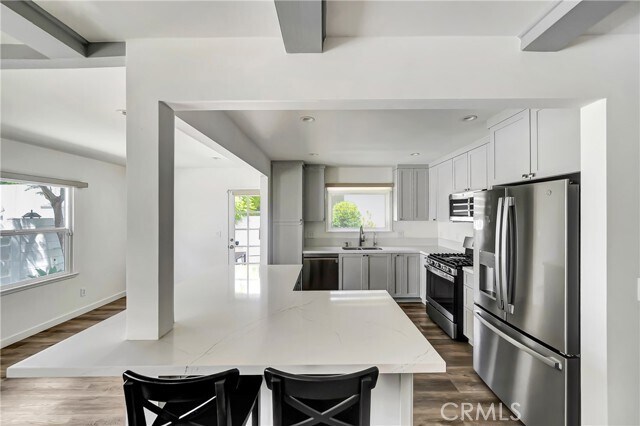 Building Photo - 5840 Coldwater Canyon Ave