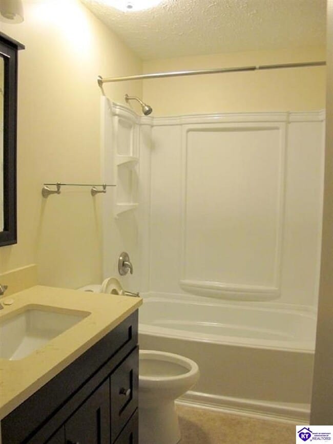 Building Photo - 927 Woods Hollow Dr