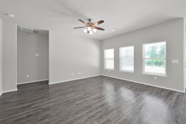 Building Photo - 8011 Dauntless Dr