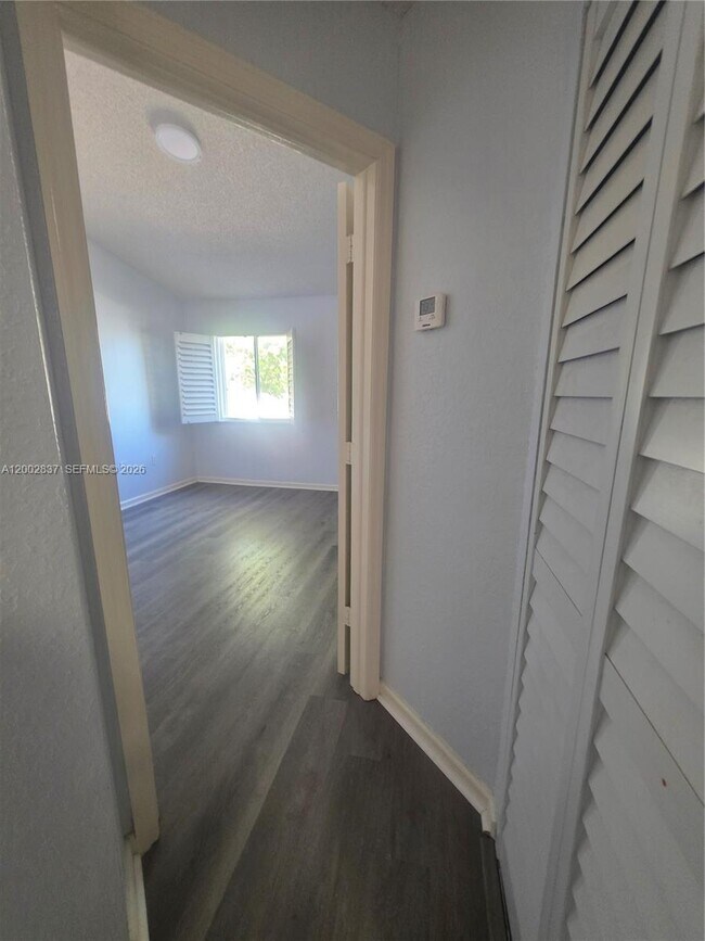 Building Photo - 14055 SW 120th Ct