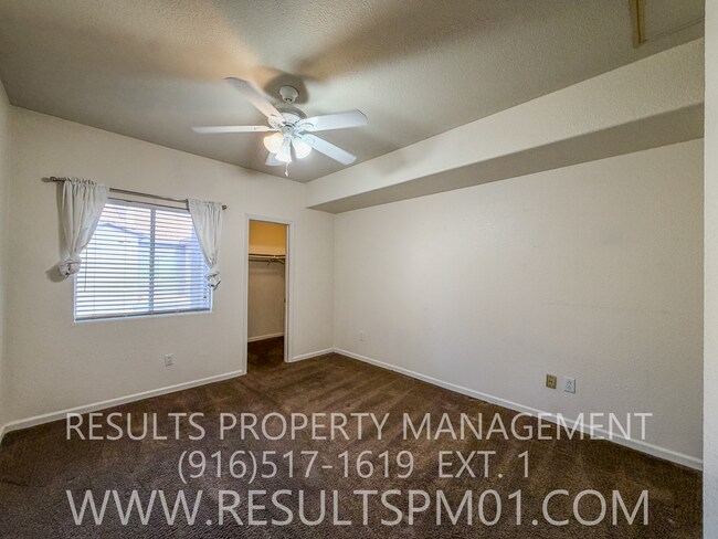 Building Photo - Spacious One Bedroom located in the Villas at Diamond Creek