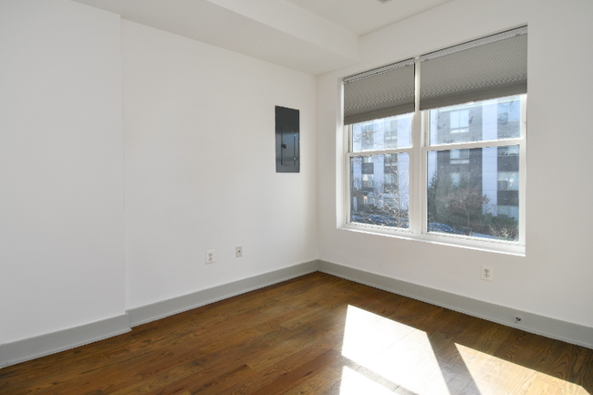Building Photo - 1632 K St NW