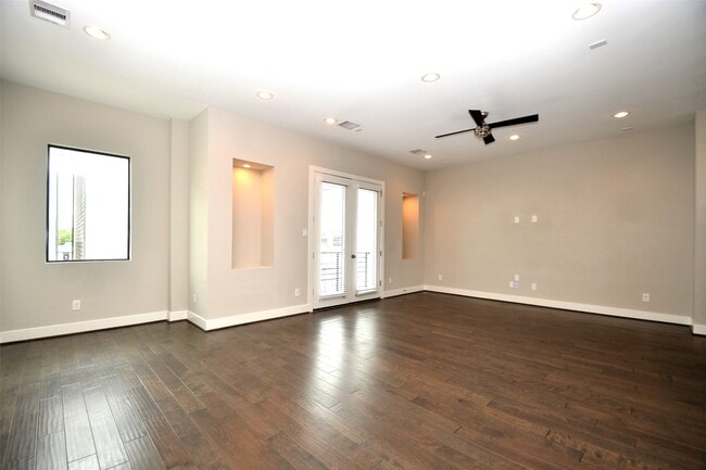 Building Photo - 1146 Wycliffe Dr