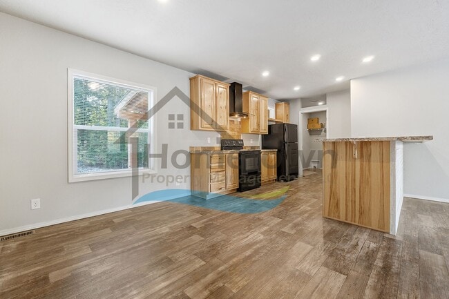 Building Photo - 3 Bedroom 2 Bathroom Home on a Private Lot out in the Country Near Sagle!