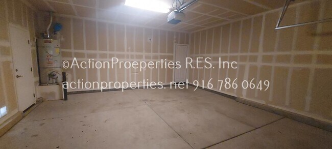 Building Photo - West Park -3 Bedroom, 2 Bath,  Single Stor...
