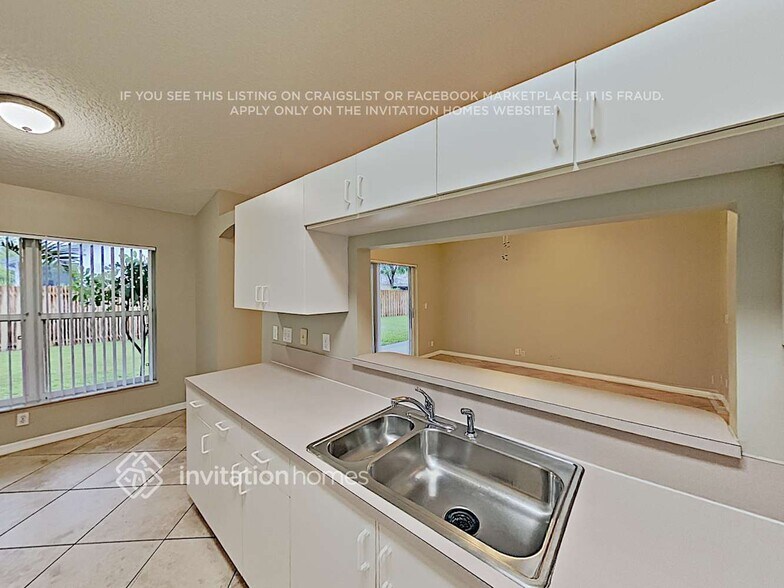 Building Photo - 4705 NW 76th St