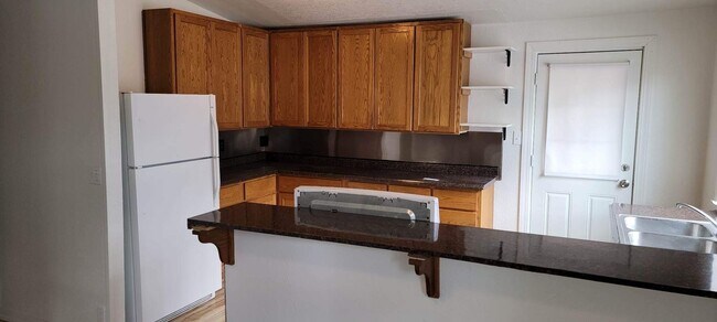 Building Photo - Cute Home in Quiet Neighborhood