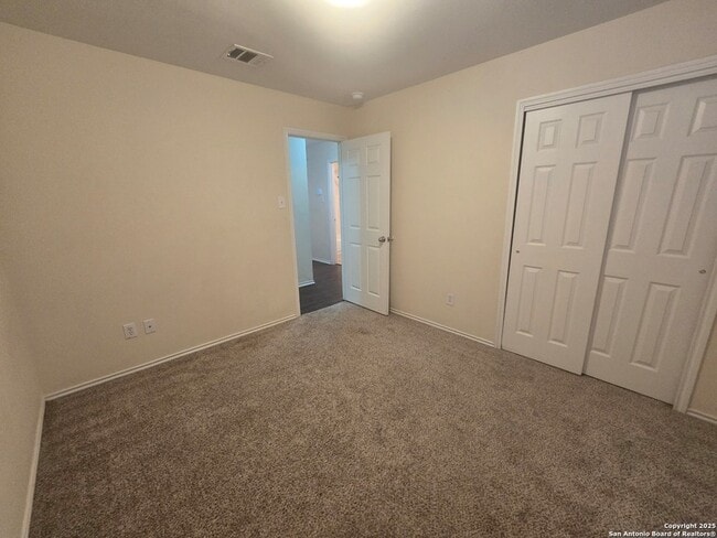 Building Photo - 154 Lake Washington Dr