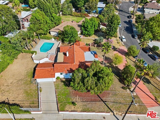 Building Photo - 10440 Johanna Ave