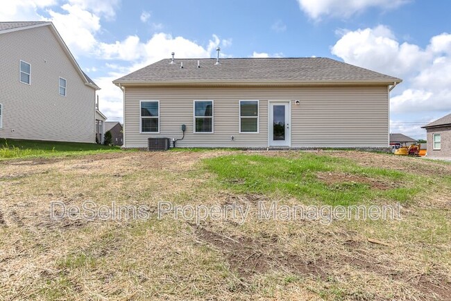 Building Photo - 1024 Hillbrook Dr