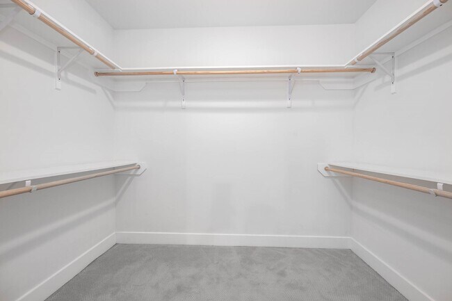 Building Photo - 5519 Paraiso Pl