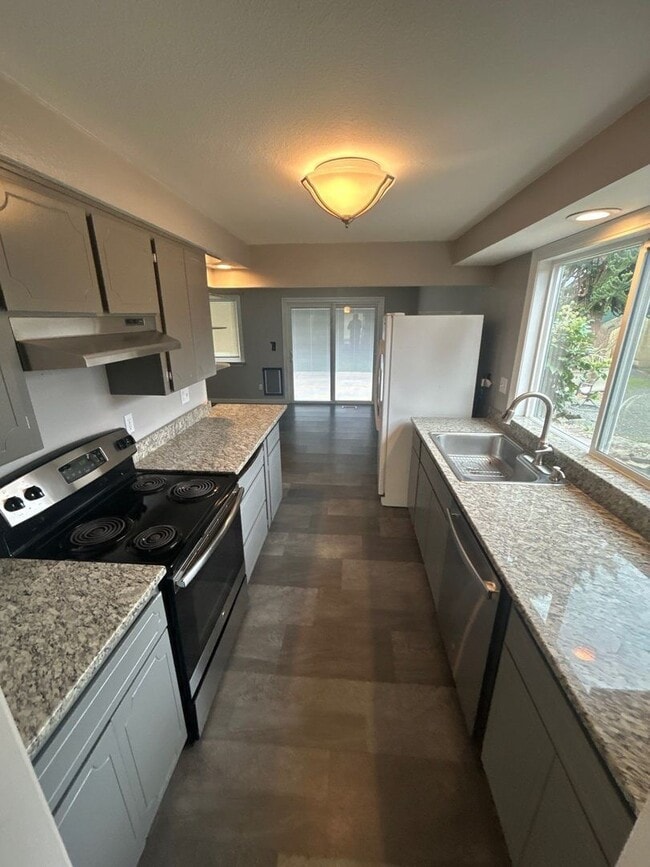 Building Photo - 3677 Carmelle Ct NE