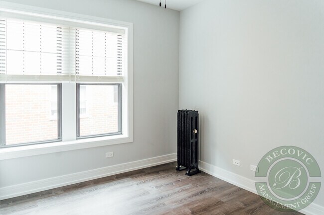 Building Photo - 6109 N Winthrop Ave