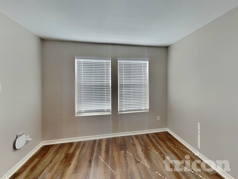 Building Photo - 712 Locustberry Dr