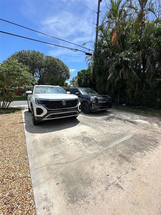 Building Photo - 1753 NE 18th St