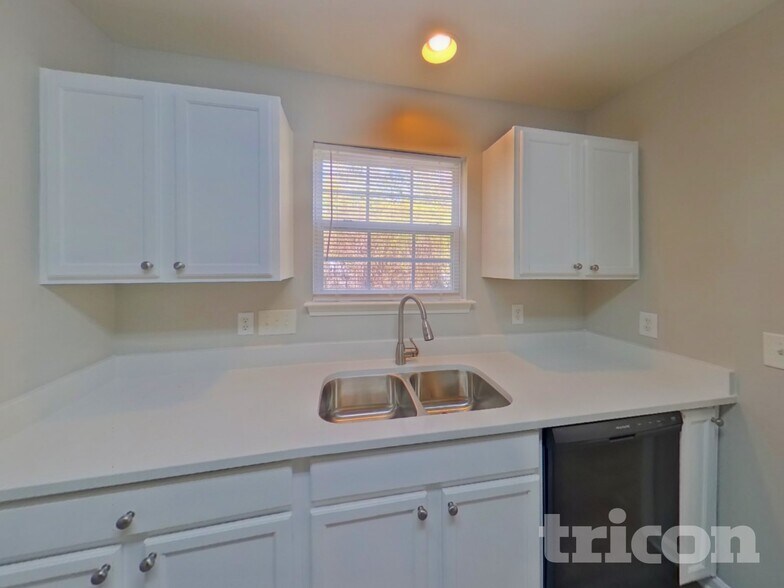 Building Photo - 1482 Kindred Cir NW