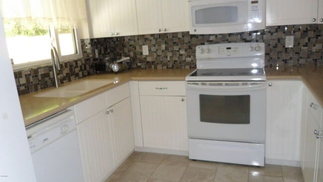 Building Photo - This is it!  Superior Rental Home