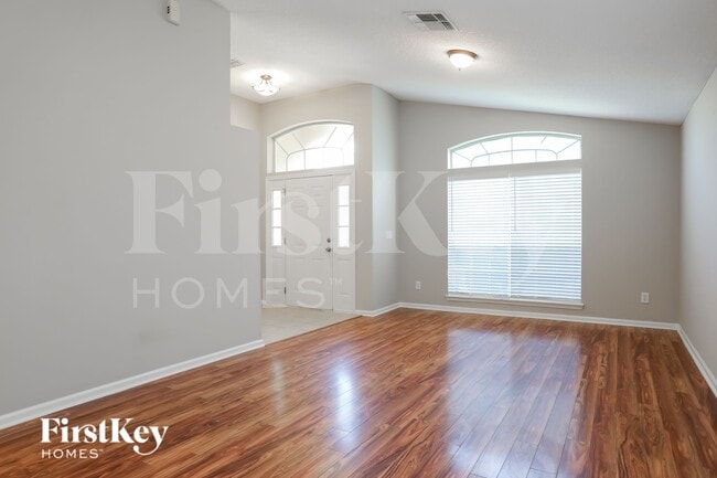 Building Photo - 1460 Greenway Pl