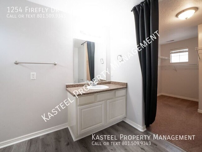 Building Photo - 1254 Firefly Dr