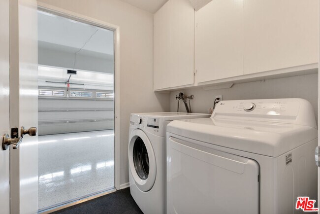 Building Photo - 603 Racquet Club Ln