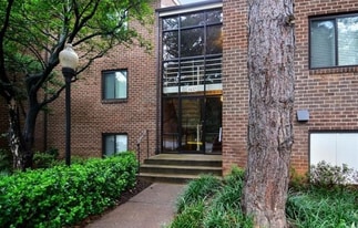 Building Photo - 1422 Northgate Sq