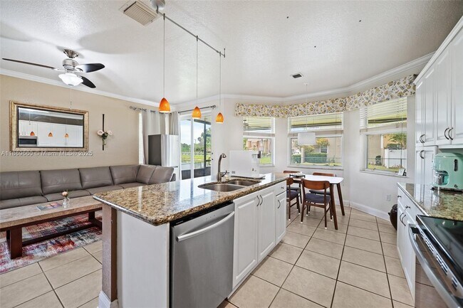 Building Photo - 15376 14th Manor
